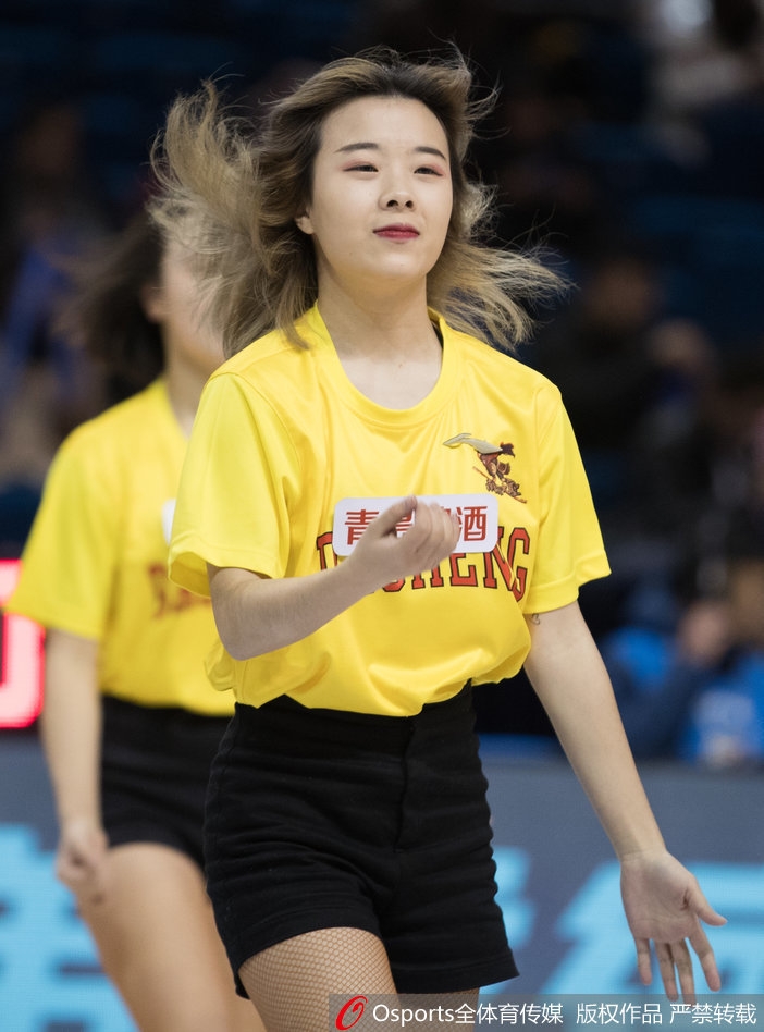 2018年1月25日， 2017-2018赛季CBA联赛第31轮：江苏同曦vs八一富邦， 篮球宝贝热舞助威。