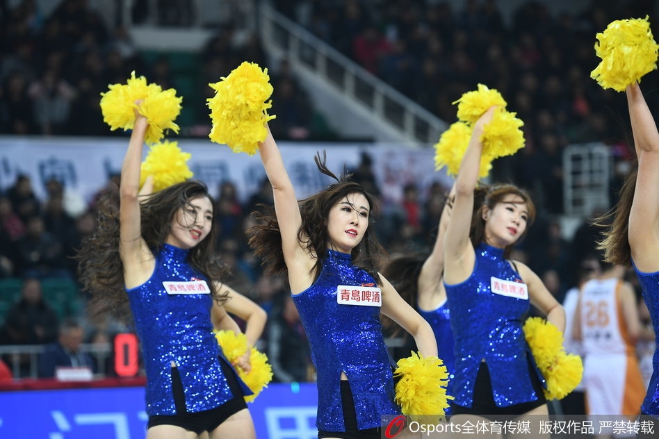 2018年1月26日，2017-2018赛季CBA联赛第31轮：山西汾酒vs广州龙狮，篮球宝贝热舞助威。