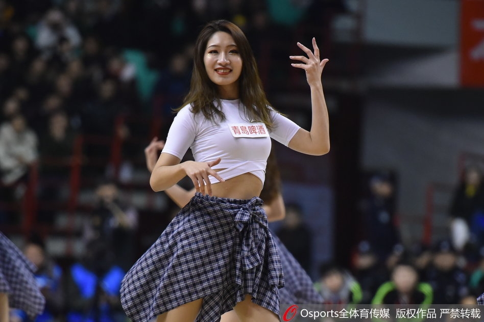 2018年1月28日，2017-2018赛季CBA联赛第32轮，辽宁衡润vs福建浔兴 ，篮球宝贝热舞助威。