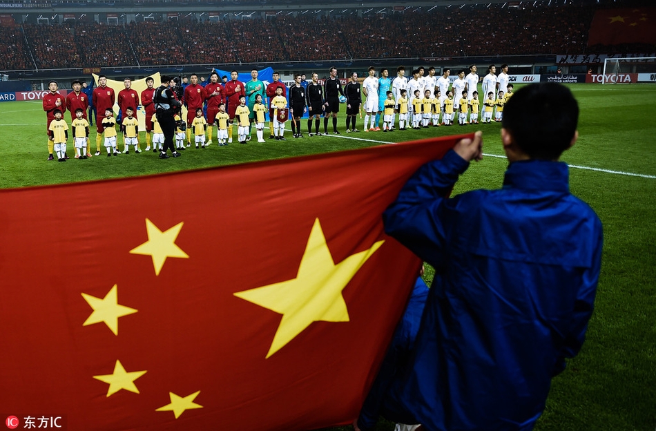 当看到中国男足在世预赛中时隔七年再度战胜韩国。