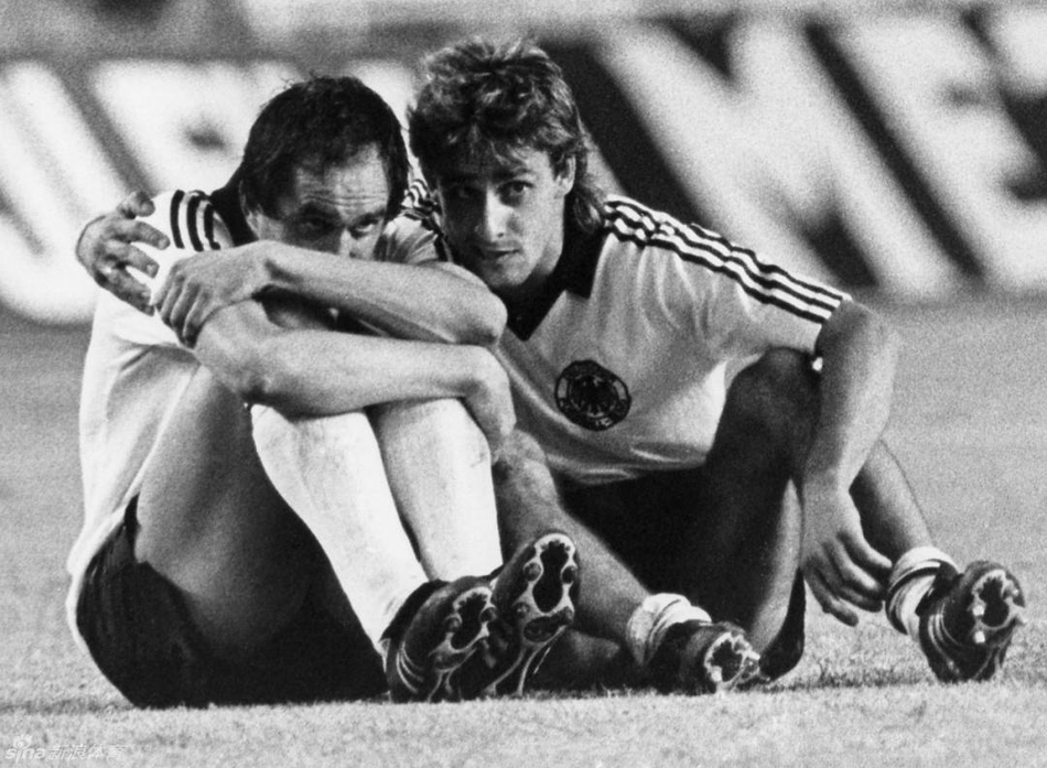 1982年世界杯半决赛，西德8-7法国，西德队斯蒂利克的点球被法国门将艾托里扑出。