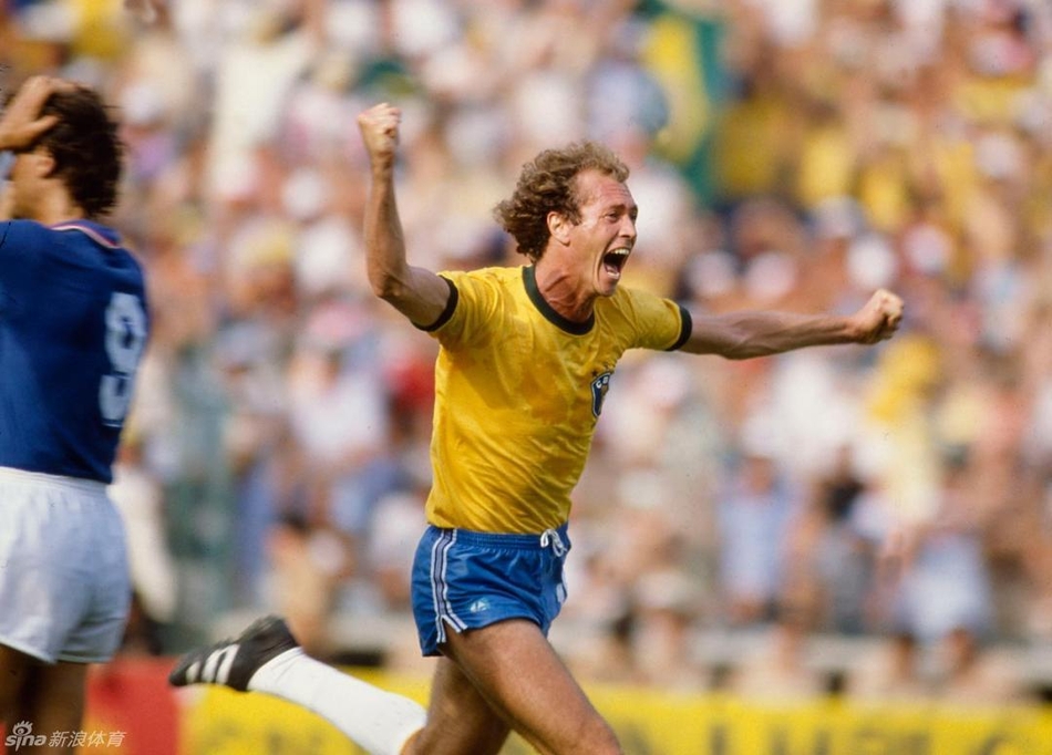 1982年世界杯四分之一决赛，巴西对阵意大利，巴西球星法尔考庆祝进球