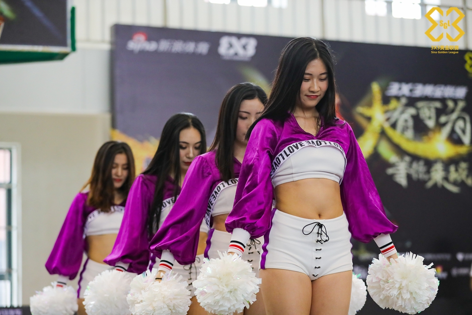 北京时间5月27日，2018年3X3黄金联赛上海站的啦啦操上演热舞时刻。