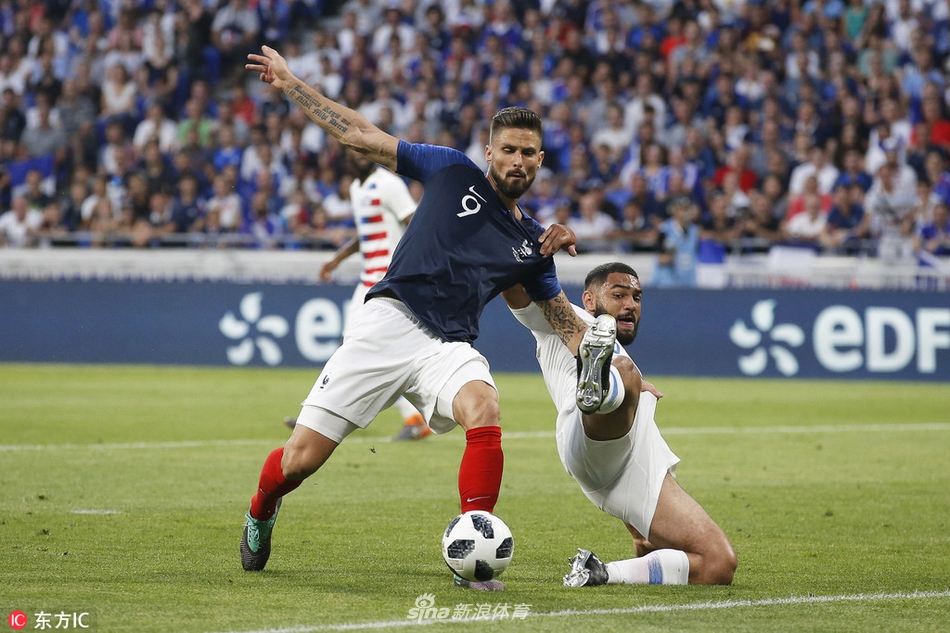 北京时间今天凌晨3点，在一场国际足球热身赛中，法国队坐镇主场迎战来自北美洲的美国队。