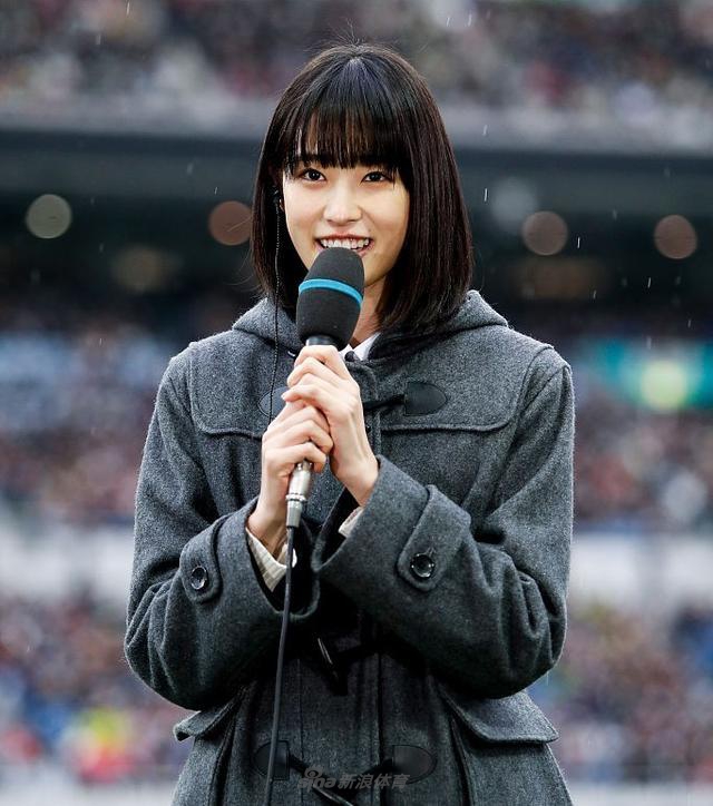 2001年出生的女星高桥光是名模特，典型的日系少女笑靥如花，在今年初的第96届大会全国高校足球选手权大会中担任应援经理人，人气颇高。