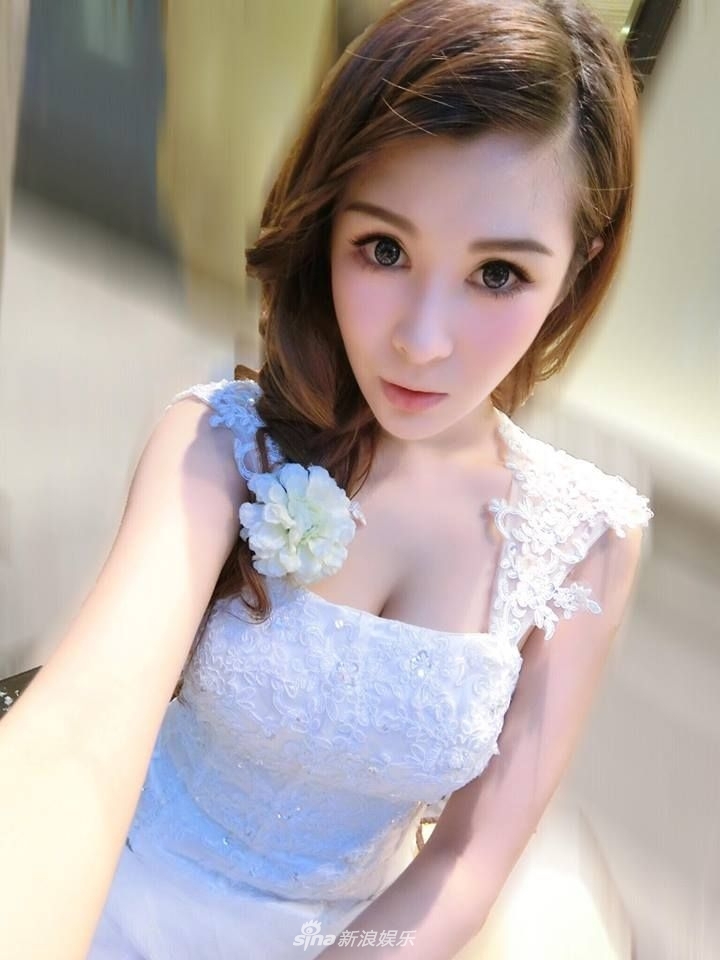 来自中国台湾的篮球宝贝陈语妃时常分享火辣美照，会说话的大眼和白皙肌肤让她看起来就像一尊洋娃娃一样可爱动人。