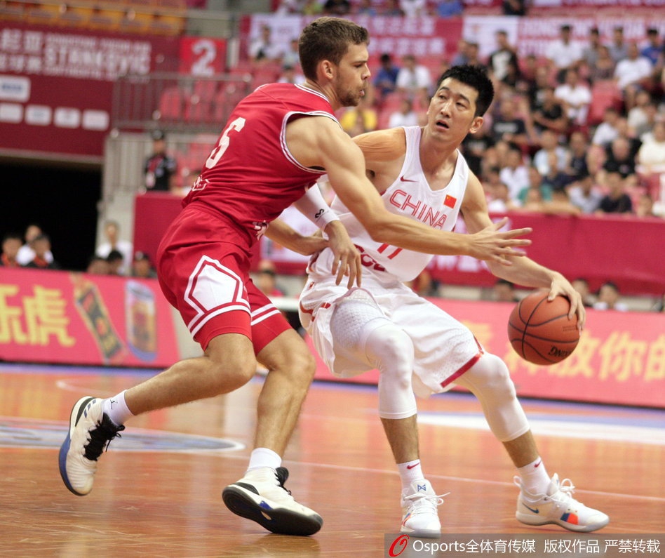 2018年8月16日，2018年斯坦科维奇杯洲际篮球赛：中国男篮红队vs克罗地亚。