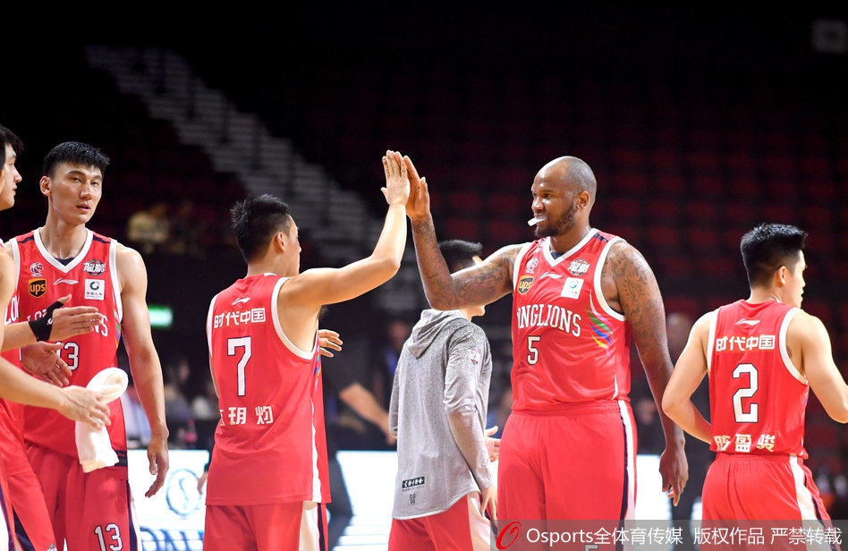 2018年9月18日，2018年非凡12亚洲篮球联赛：广州龙狮92-83胜千叶喷射机，广州新外援斯佩茨出战。