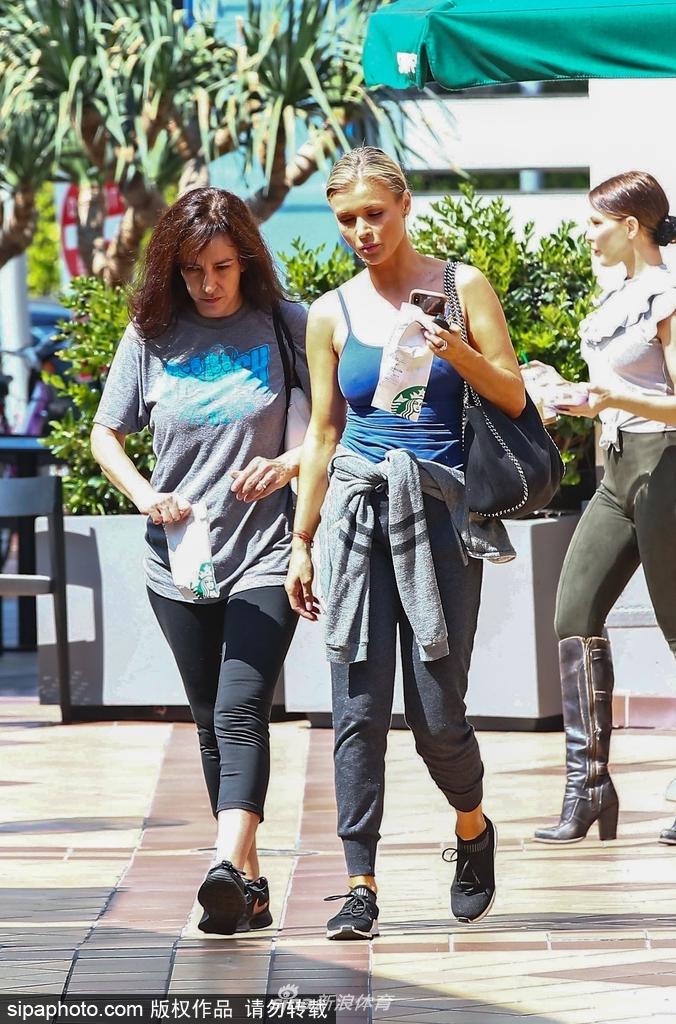 2018年9月26日消息，美国，足球宝贝乔安娜·克鲁帕（Joanna Krupa）外出健身。