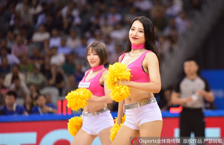 2018年10月9日，2018-2019赛季CBA联赛季前赛常熟站：江苏肯帝亚vs北京首钢，篮球宝贝活力四射。