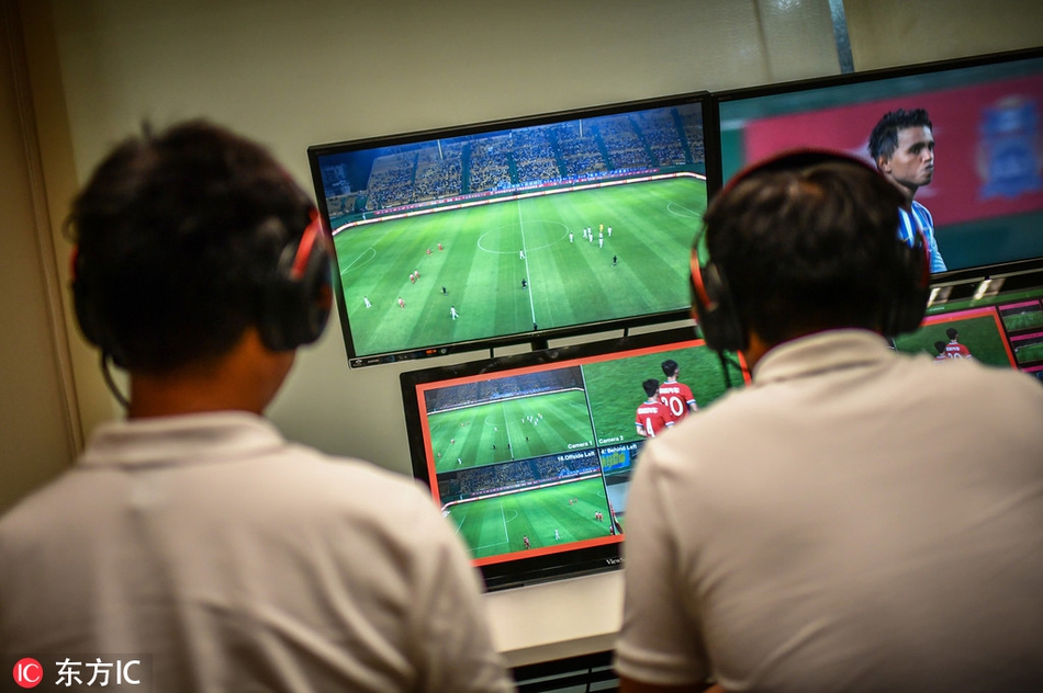 2018赛季中超联赛，还全面推行了视频VAR技术，视频VAR裁判登陆中超。视频VAR技术的运用，在一定程度上维护了联赛的公平，避免了许多误判。