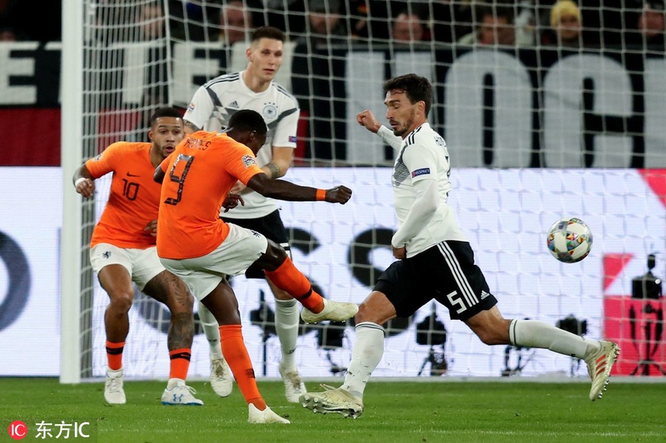 当地时间2018年11月19日，德国盖尔森基兴，18/19赛季欧洲国家联赛A级A组，德国2-2荷兰。