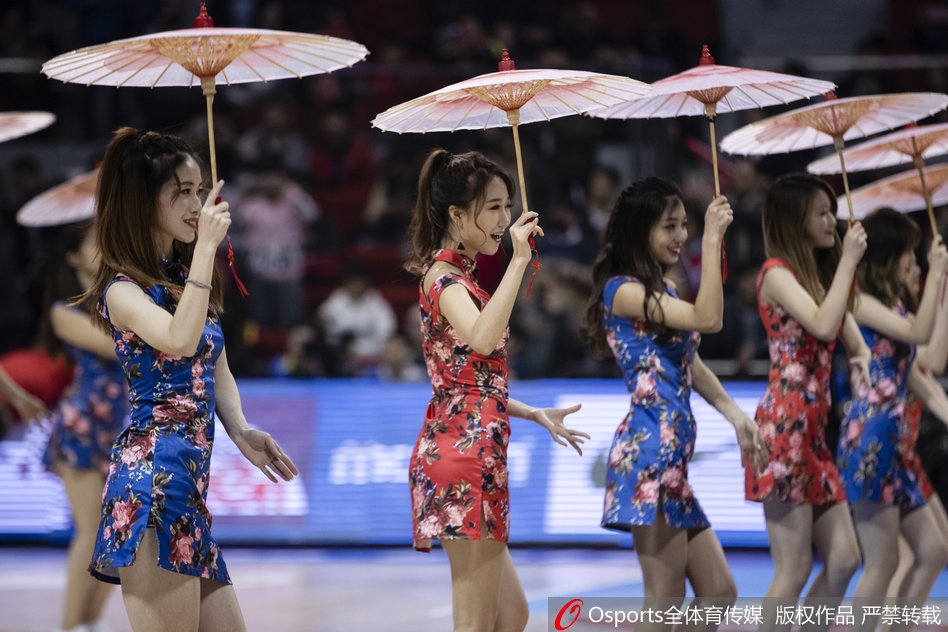 2018年11月29日，2019年篮球世界杯预选赛：中国vs叙利亚，篮球宝贝民国风旗袍亮眼。
