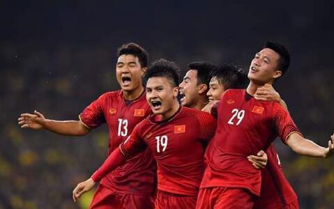 越南1-0大马夺东盟锦标赛冠军 获30万美元奖金_越南队