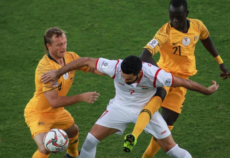 亚洲杯-争议判罚频现 澳大利亚3-2绝杀送叙利亚出局_叙利亚队