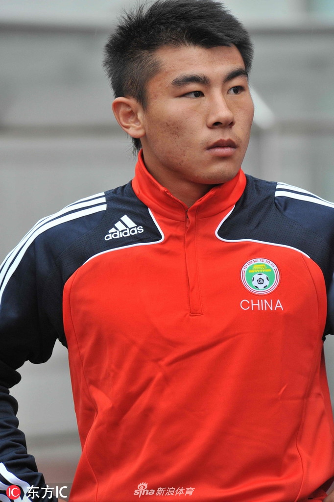 2009年5月25日，新一届中国国家足球队在上海金山体育场进行了首次训练。
