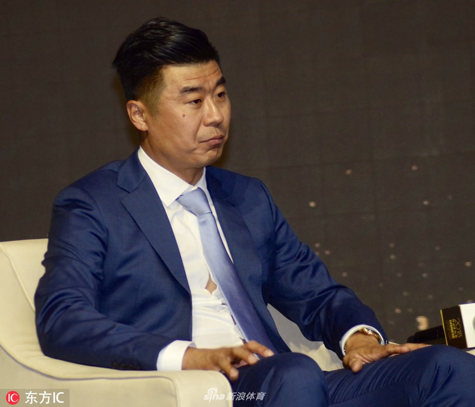 北京时间2月20日，2018年中国金球奖颁奖典礼正式召开，众名宿对时下中国足球焦点问题进行回答。