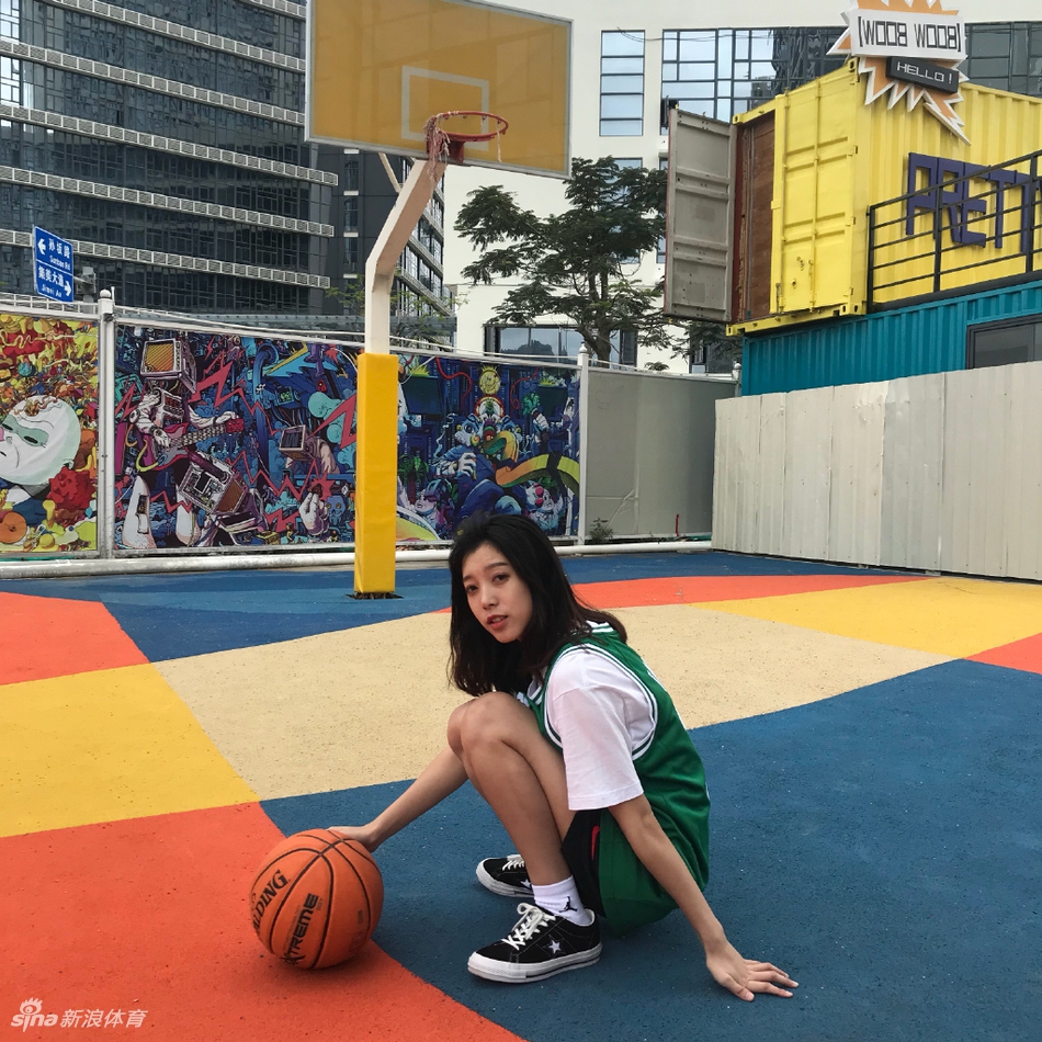 厦门篮球女孩@苏嚯嚯 将出战黄金联赛厦门站，她是你心目中晴子的样子吗？