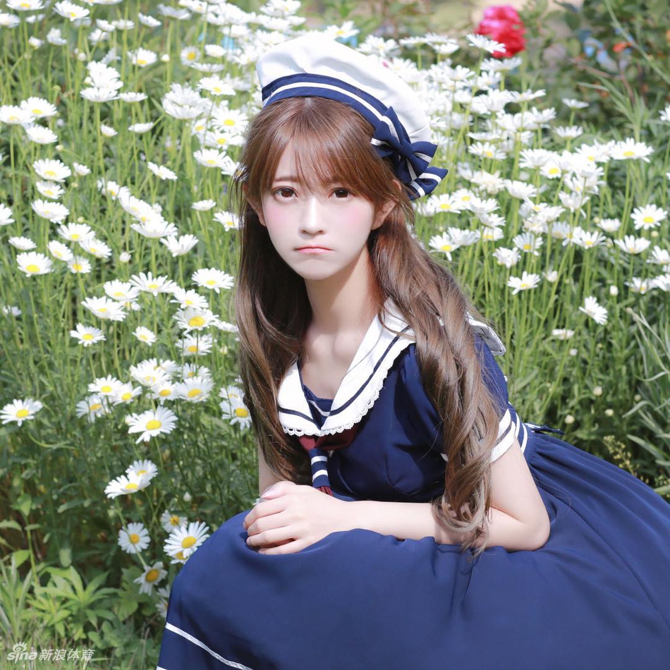 yurisa是一位韩国模特，长着一张娃娃脸的她在网络上人气极高，被网友们夸赞写真照清纯又养眼。穿上球服的她，有没有让你想起学生时代暗恋的女孩？