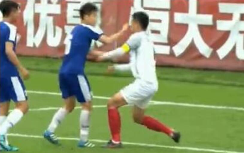 震惊！华夏球员遭越南球员拳打 满脸是血需要缝针_郑昊坤