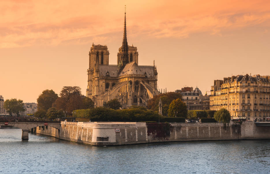 巴黎官方宣布力助圣母院重建 将会为此筹集资金_巴黎圣母院