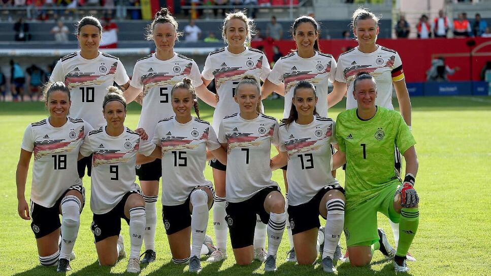 热身赛-德国女足2-0轻取智利 世界杯首战中国队_卡罗琳