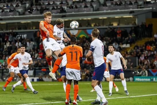 欧国联-英格兰两次送礼德里赫特破门 荷兰3-1逆转晋级决赛_禁区