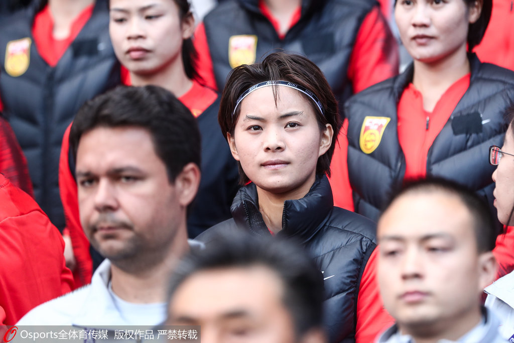 王霜低迷世界杯前已有先兆 女足梅西承受太多场外压力_中国女足