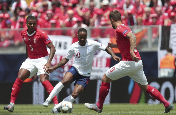 欧国联-凯恩开场中柱 英格兰90分0-0瑞士进加时_禁区