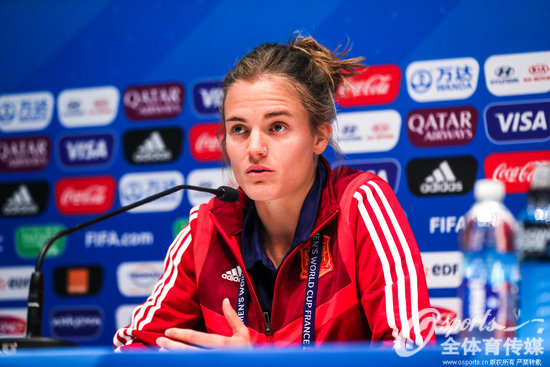 西班牙女足球员：王霜能力最全面 比赛会非常复杂_帕雷德斯