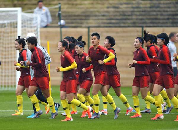 对阵西班牙全力争胜 中国女足拒绝“算计”出线形势_中国队