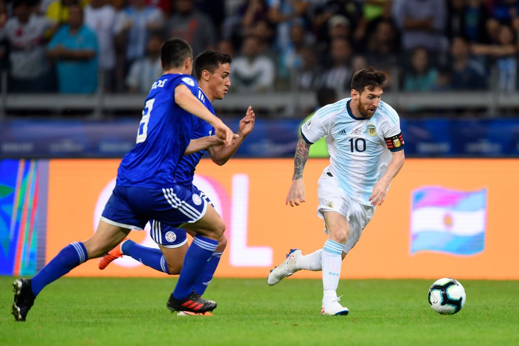 美洲杯-梅西点杀门神拒点救主 阿根廷1-1仍垫底_劳塔罗
