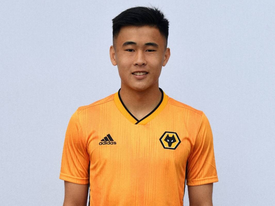 狼队宣布中国香港球员戴伟浚加盟 双方签约两年_英甲