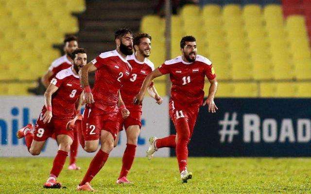 国足利好！世预赛对手屡受挫 叙利亚领队辞职热身取消_叙利亚队