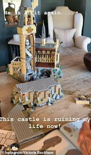 小贝熬夜为女儿准备礼物 用6000块积木搭建城堡_贝克汉姆
