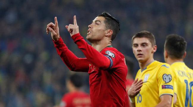 欧预赛-C罗斩生涯700球无力救主 葡萄牙1-2乌克兰_乌克兰队