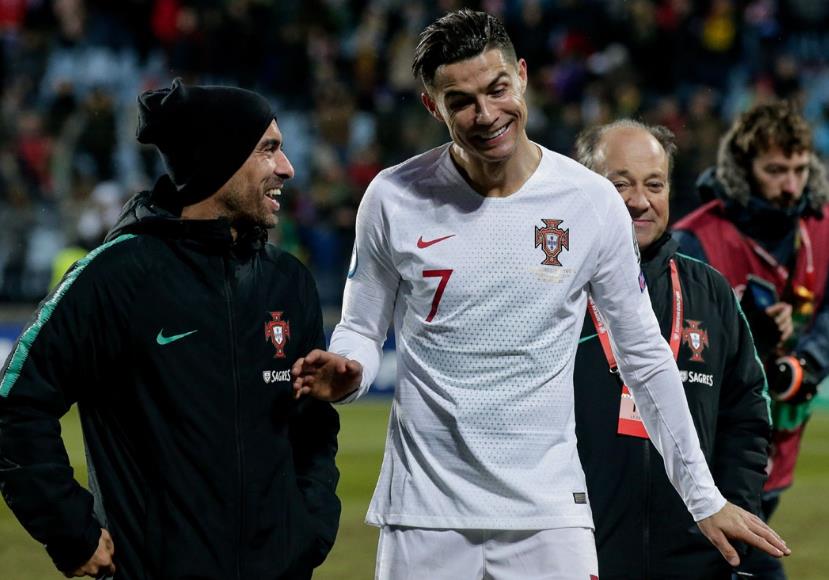 葡萄牙欧预赛总结：险入附加赛 34岁C罗宝刀不老_葡萄牙队