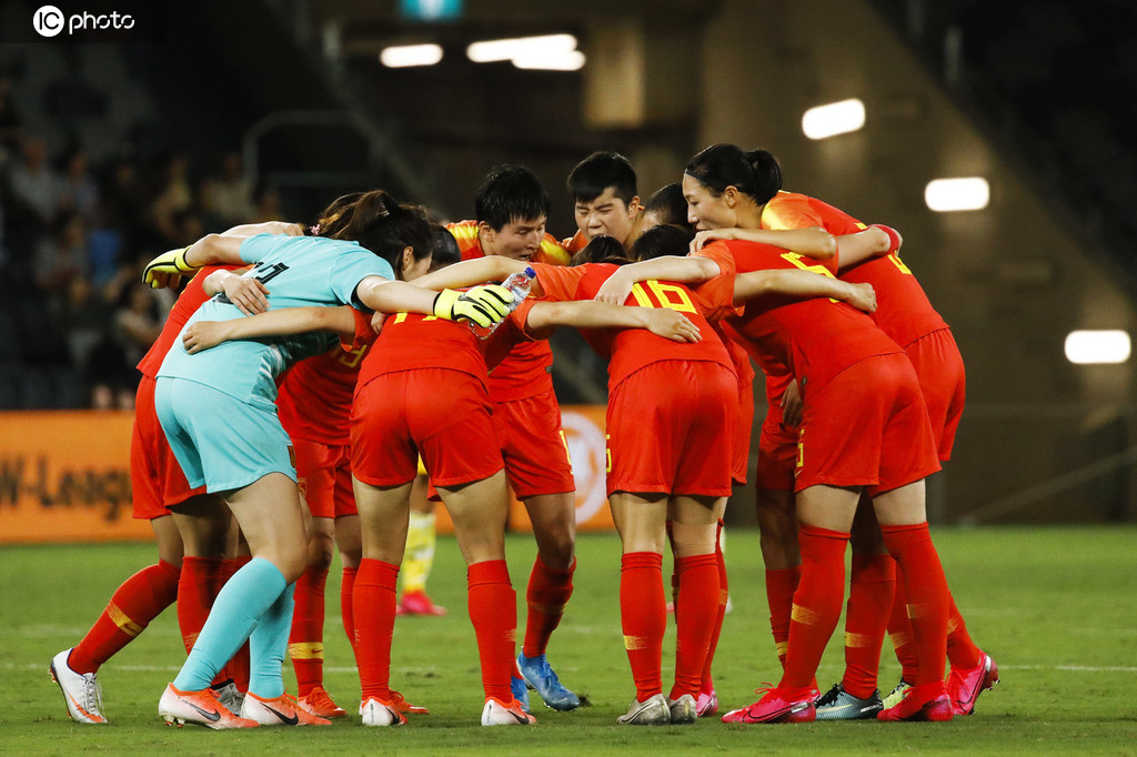 女足队员：我们代表的是中国 希望可以带给祖国更多鼓励_唐佳丽