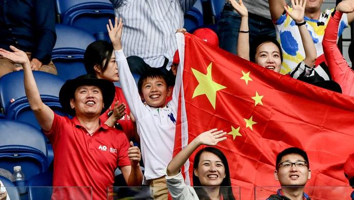 沪媒:2020是足球历史最冷清1年 中国球迷或是最幸运的_欧足联