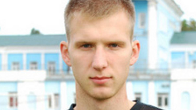 悲剧！俄罗斯球员居家训练突发去世 享年仅22岁_莫伊瓦洛夫