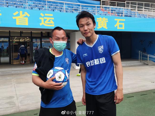 中国足球“希望之星”总是低于预期 后来者应汲取教训_邓卓翔