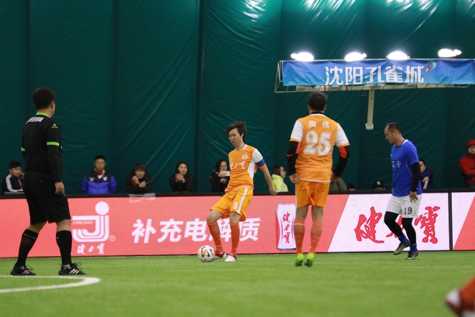11月19日，原健力宝球员组成健力宝明星队，与原辽宁明星队进行了一场友谊赛。