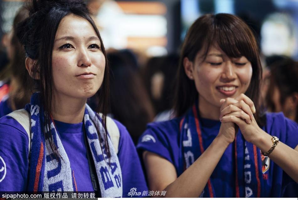 东亚杯中日再度对决，中日美女球迷PK你更喜欢哪一款？