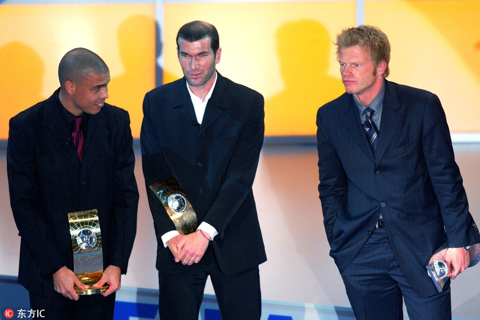 2002年世界足球先生，在罗纳尔多的世界杯光环下，卡恩获得第二名。