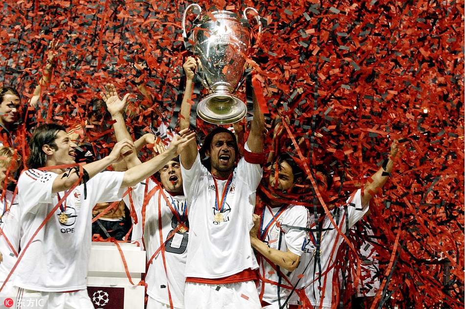 2003年马尔蒂尼带领米兰夺得欧冠冠军，但没能入围世界足球先生前三。
