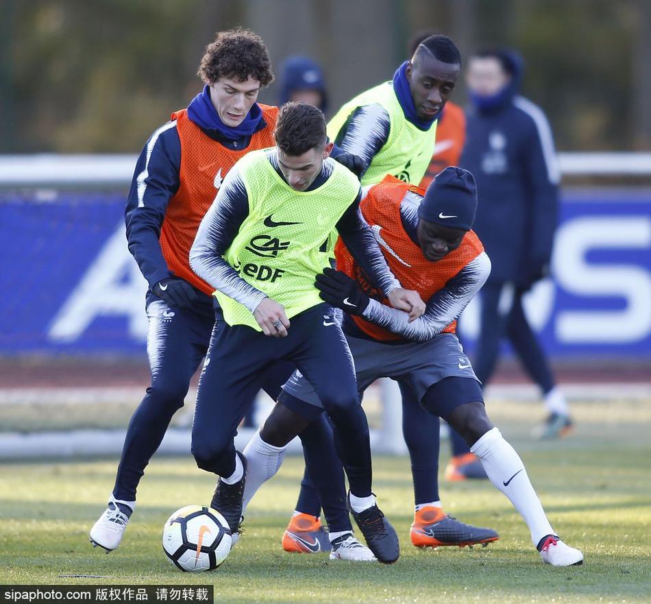 当地时间2018年3月21日，法国巴黎，2018国际足球友谊赛前瞻：法国队训练备战 。