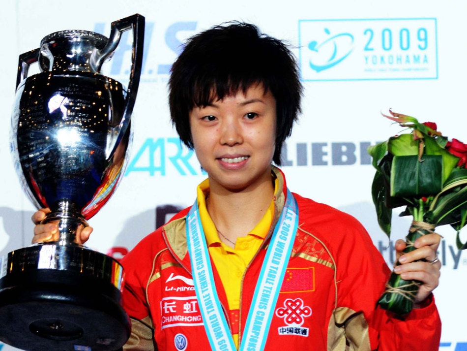 张怡宁1981年10月5日生于北京，乒乓球运动员。2004年，张怡宁在雅典奥运会上获得女单、女双冠军。 2005年，张怡宁夺得第48届世乒赛女单冠军，实现了个人世锦赛、奥运会和世界杯的大满贯。2008年北京奥运会，张怡宁夺得女单、女团冠军。2011年3月31日，张怡宁正式退役。
